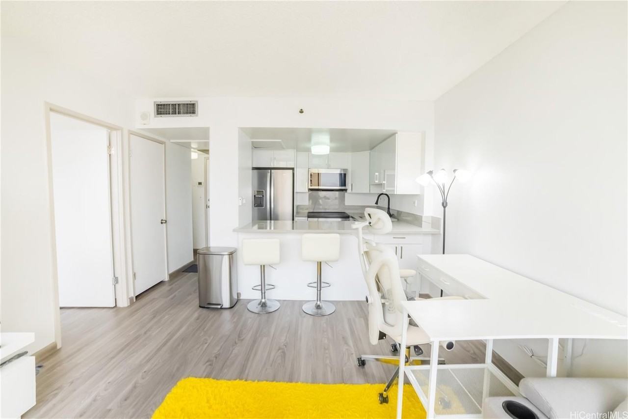 2610 Myrtle St - Photo 3 of 23