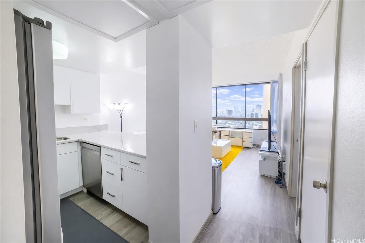 2610 Myrtle St - Photo 6 of 23