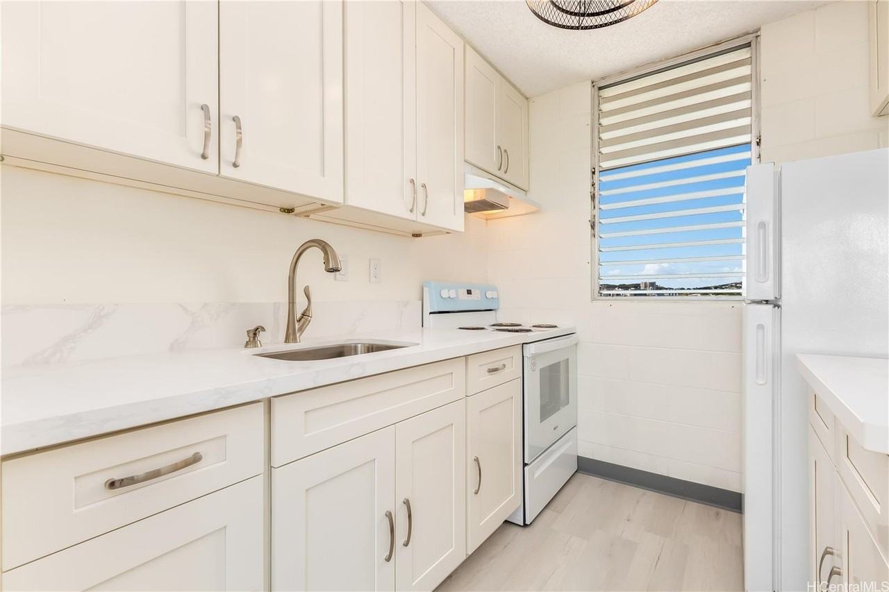 1025 Kalo Pl #1204 - Photo 2 of 20