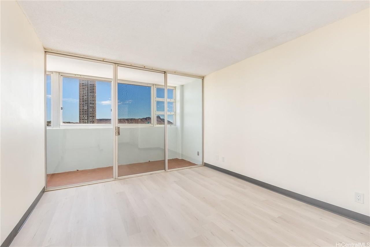 1025 Kalo Pl #1204 - Photo 4 of 20