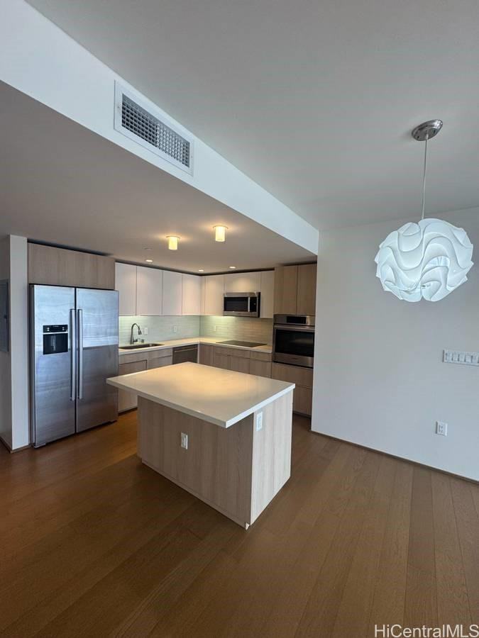 888 Kapiolani Blvd #4211