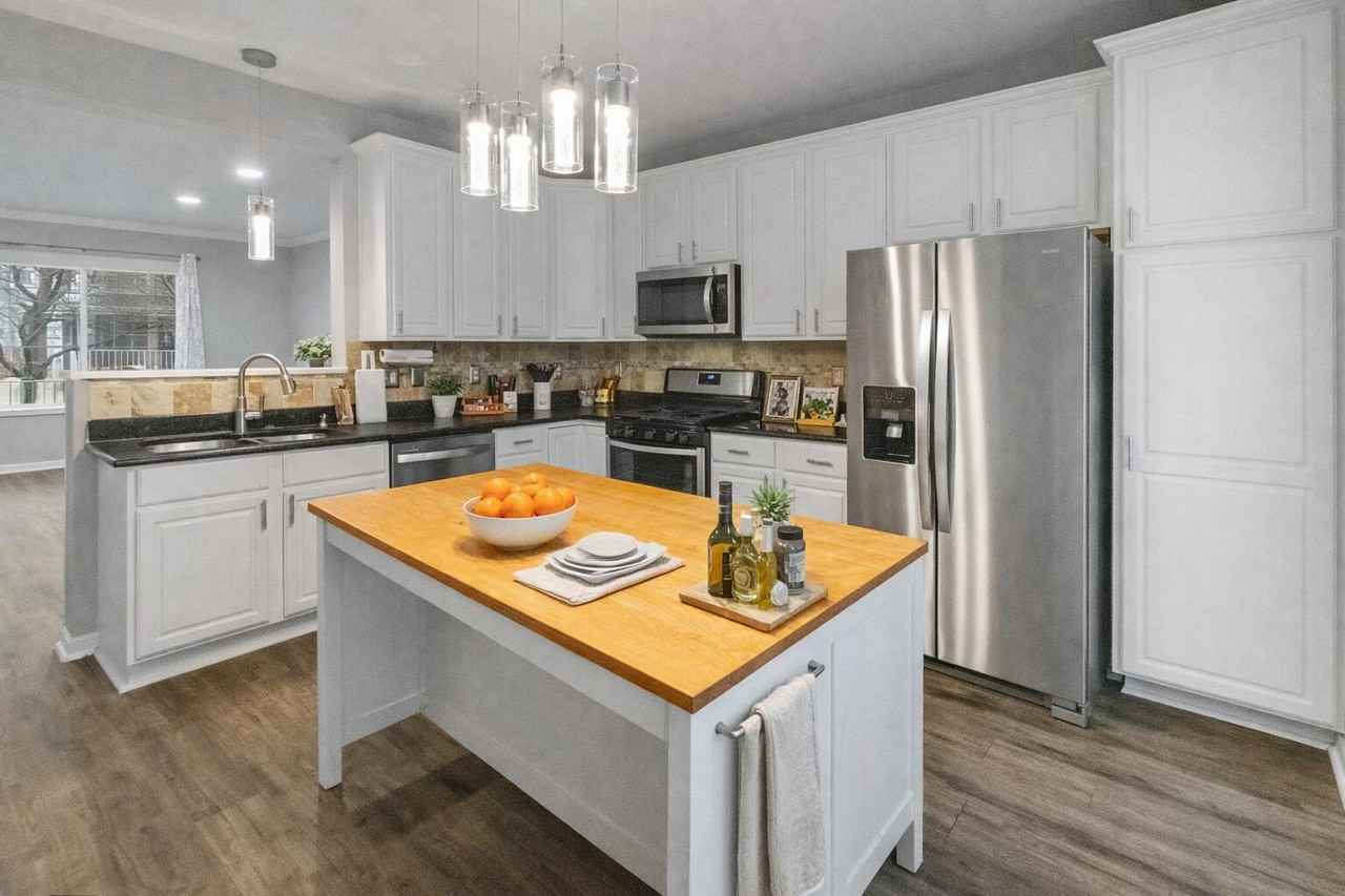 322 Sherman Ave - Photo 6 of 19