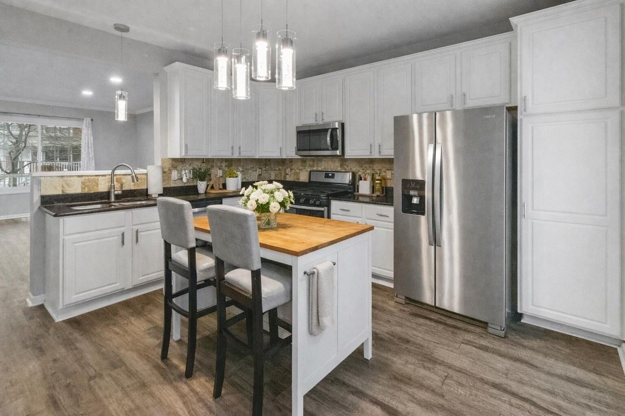 322 Sherman Ave - Photo 7 of 19