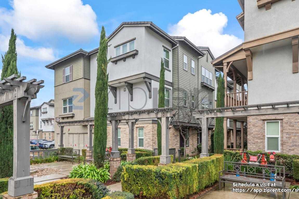 4062 Kinsale St - Photo 2 of 38