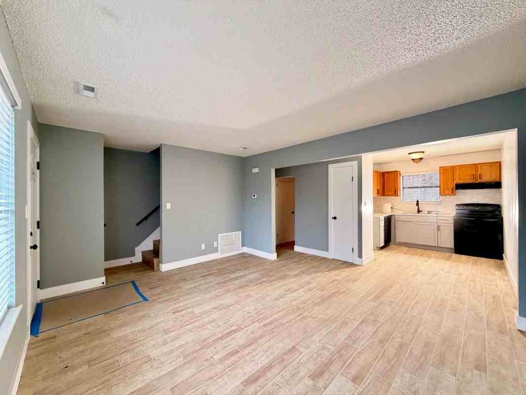 525 N Betty Jo Dr ##529 - Photo 4 of 36