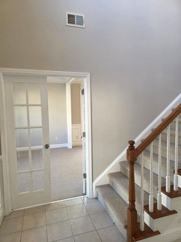 617 Maple Grove Way - Photo 4 of 41