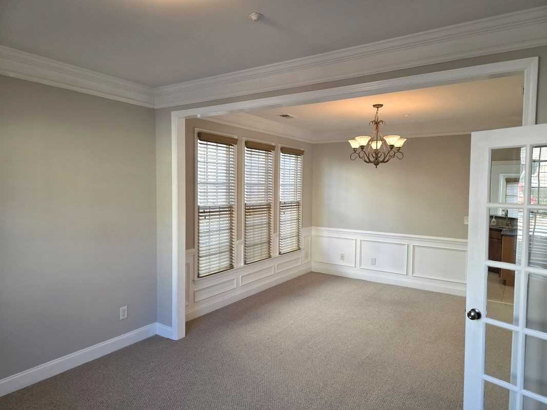 617 Maple Grove Way - Photo 5 of 41