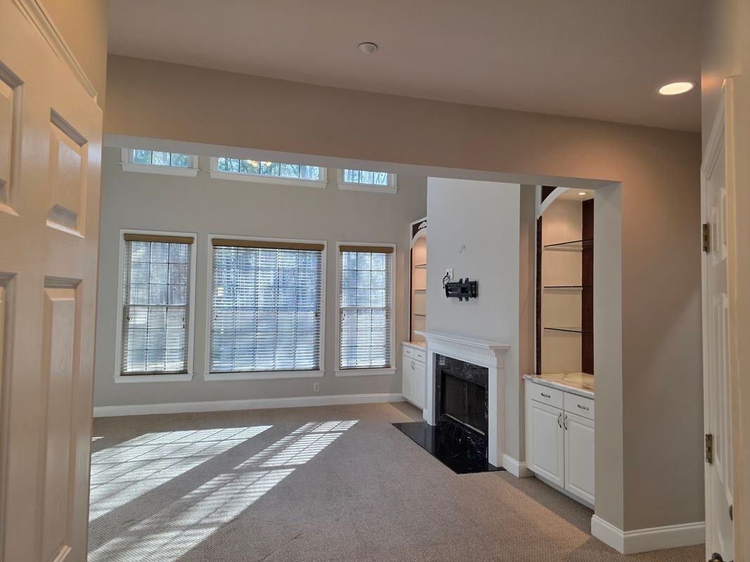 617 Maple Grove Way - Photo 7 of 41