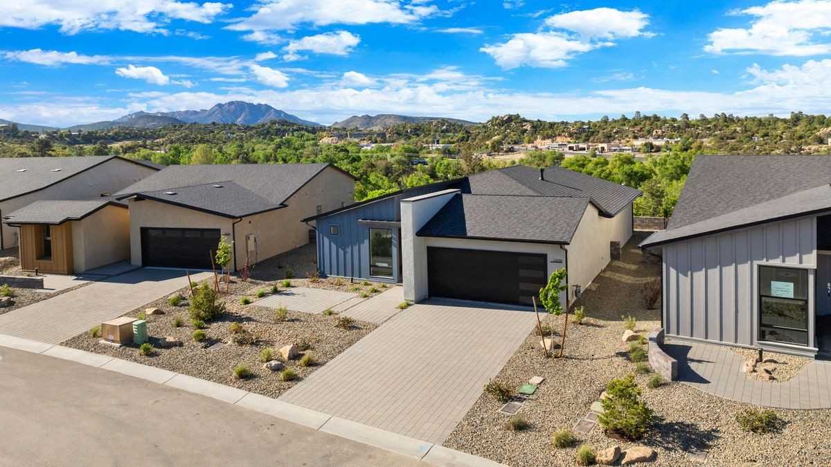 1328 Rockwood Dr - Photo 2 of 21