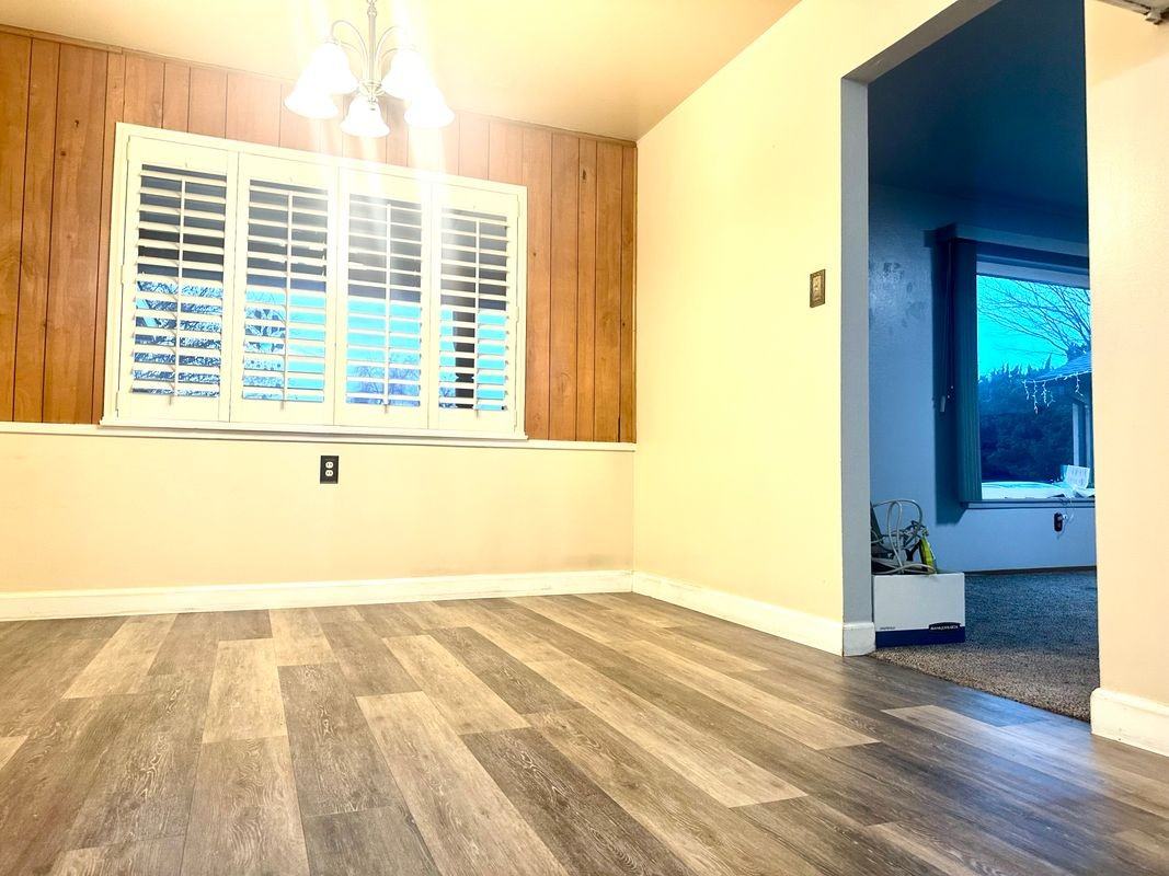 627 Haggin Ave - Photo 4 of 16