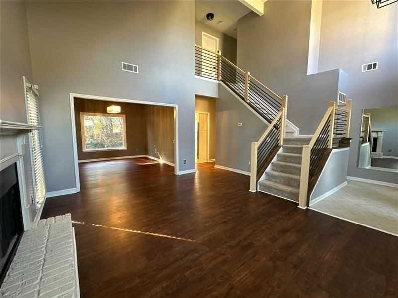 1251 Green Oak Cir - Photo 5 of 32