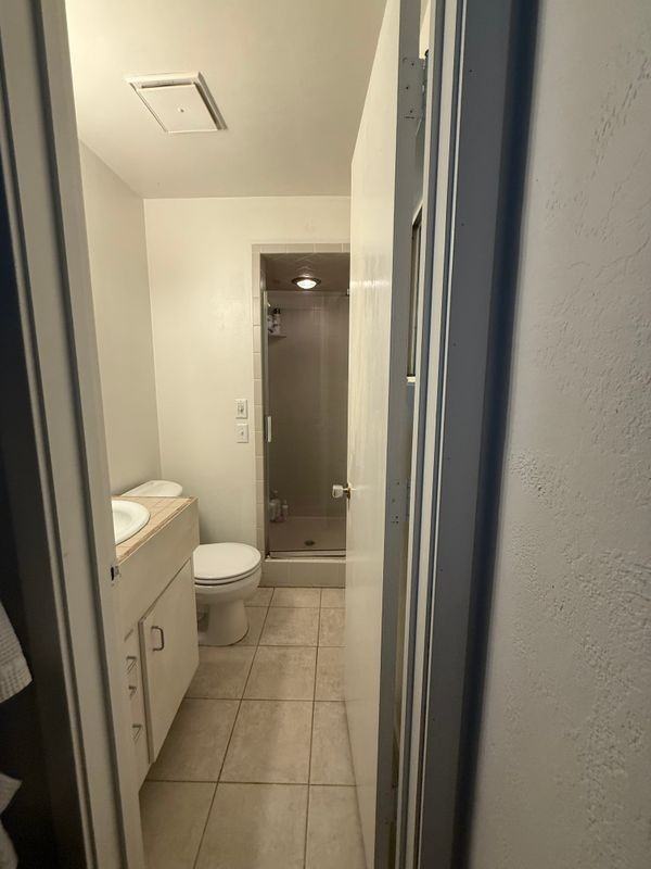 610 Spencer Ct - Photo 4 of 18