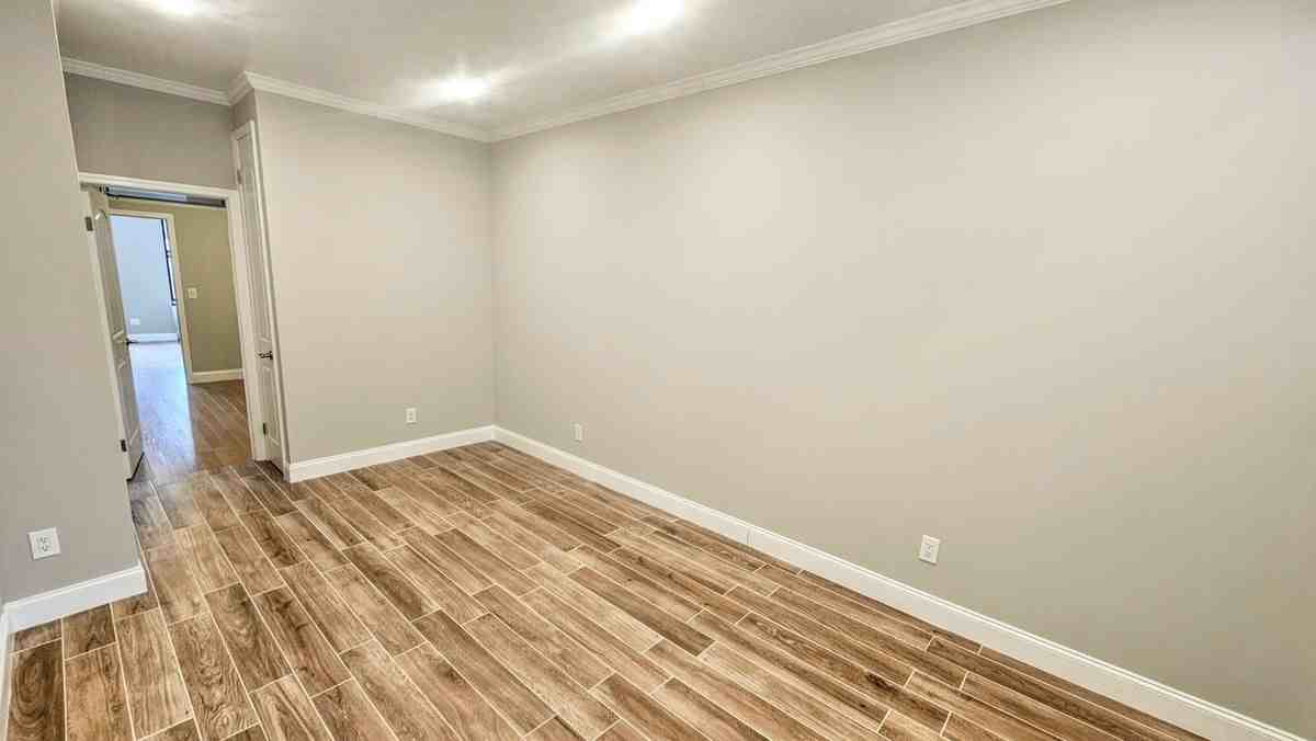 1584 1st Ave - Photo 5 of 15