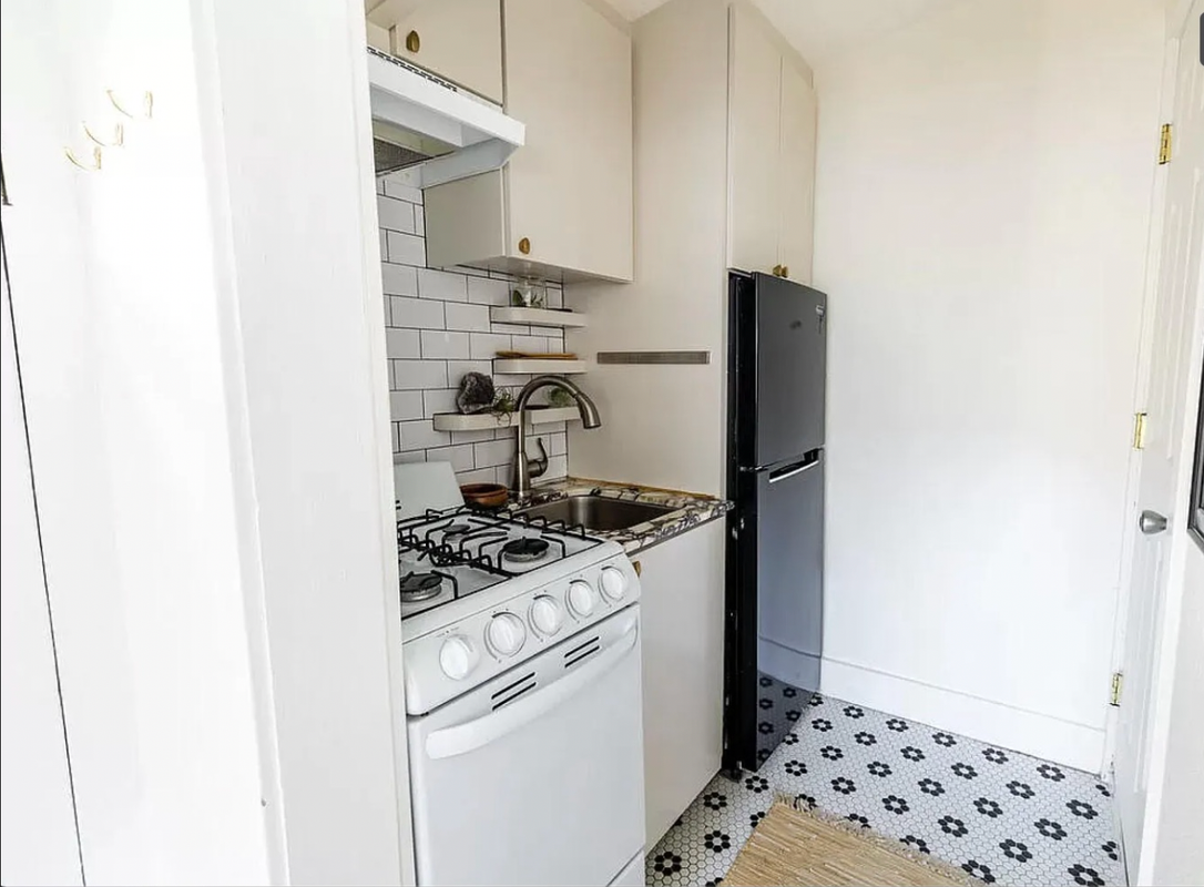 1662 Glen Aylsa Ave - Photo 4 of 8