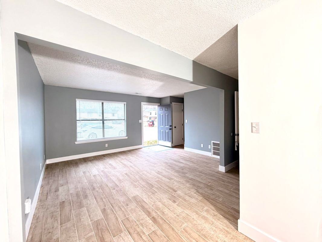 531 N Betty Jo Dr - Photo 5 of 32