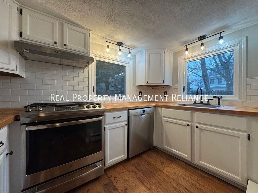 22 Kent St #1 - Photo 3 of 19