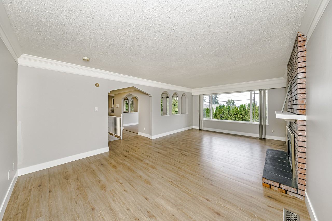 15398 28 Ave - Photo 5 of 40