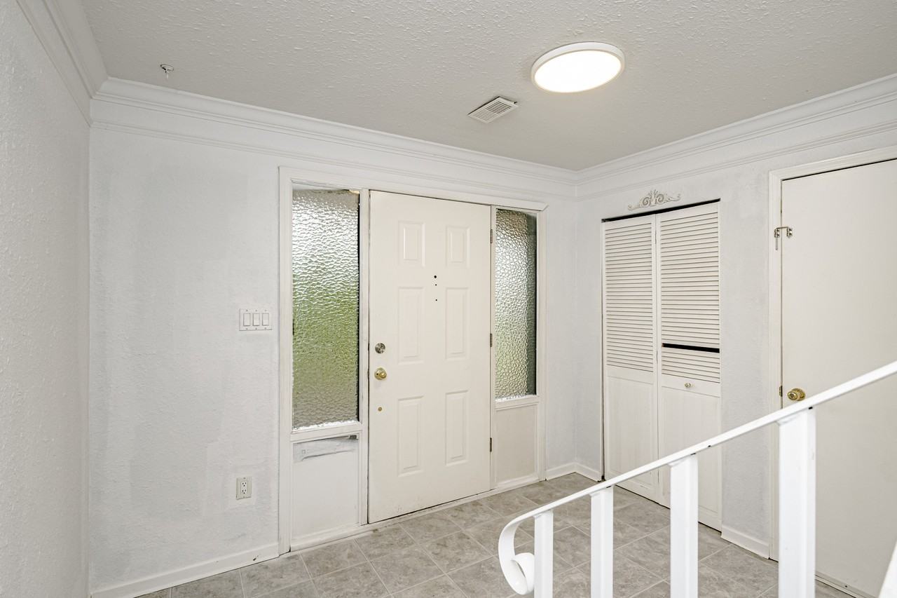 15398 28 Ave - Photo 7 of 40