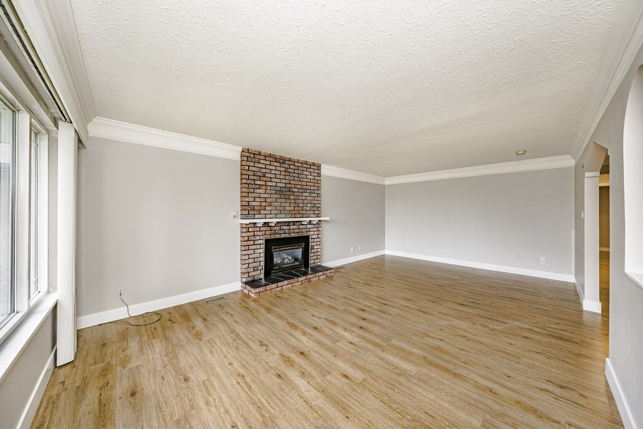 15398 28 Ave - Photo 6 of 39