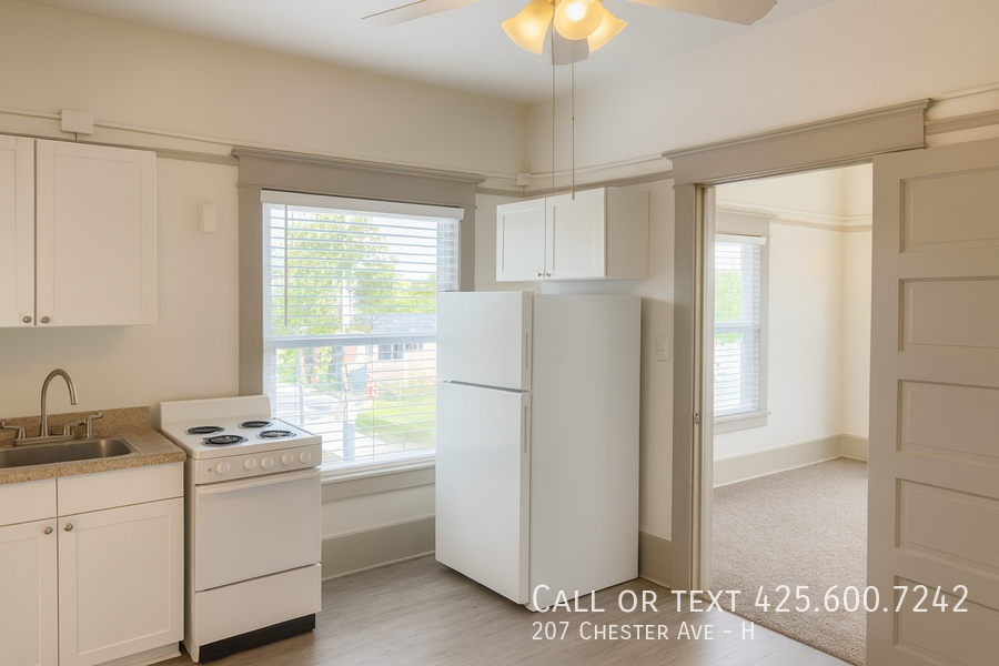 207 Chester Ave #H - Photo 3 of 11