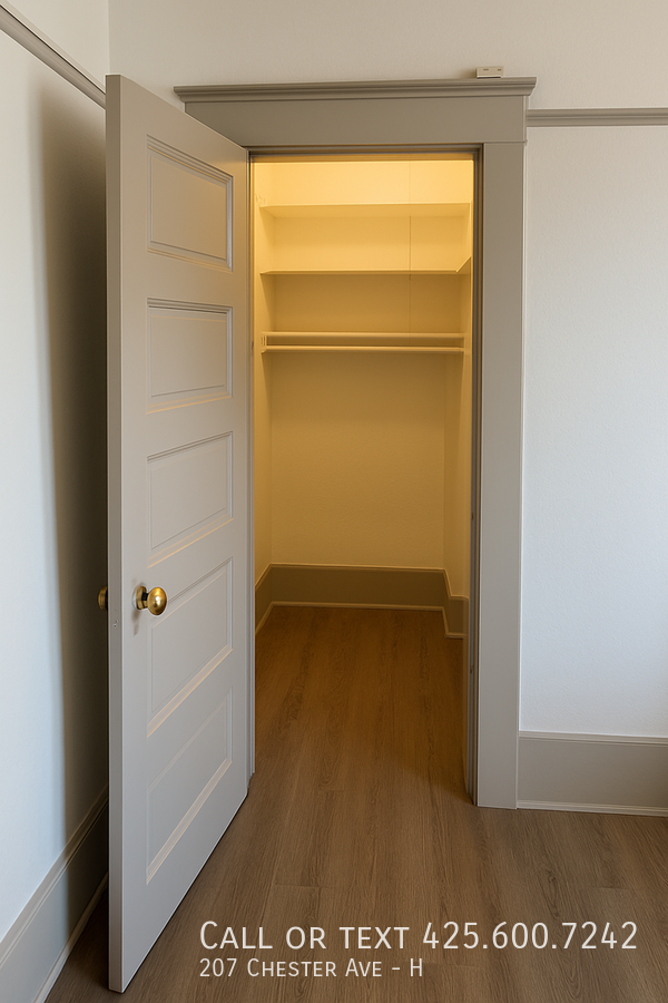 207 Chester Ave #H - Photo 6 of 11