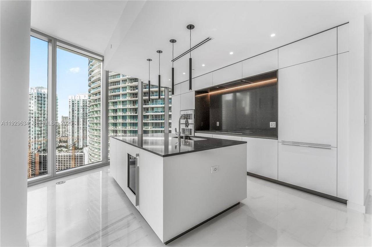 Biscayne Blvd Way & SE 2nd Ave - Photo 3 of 24