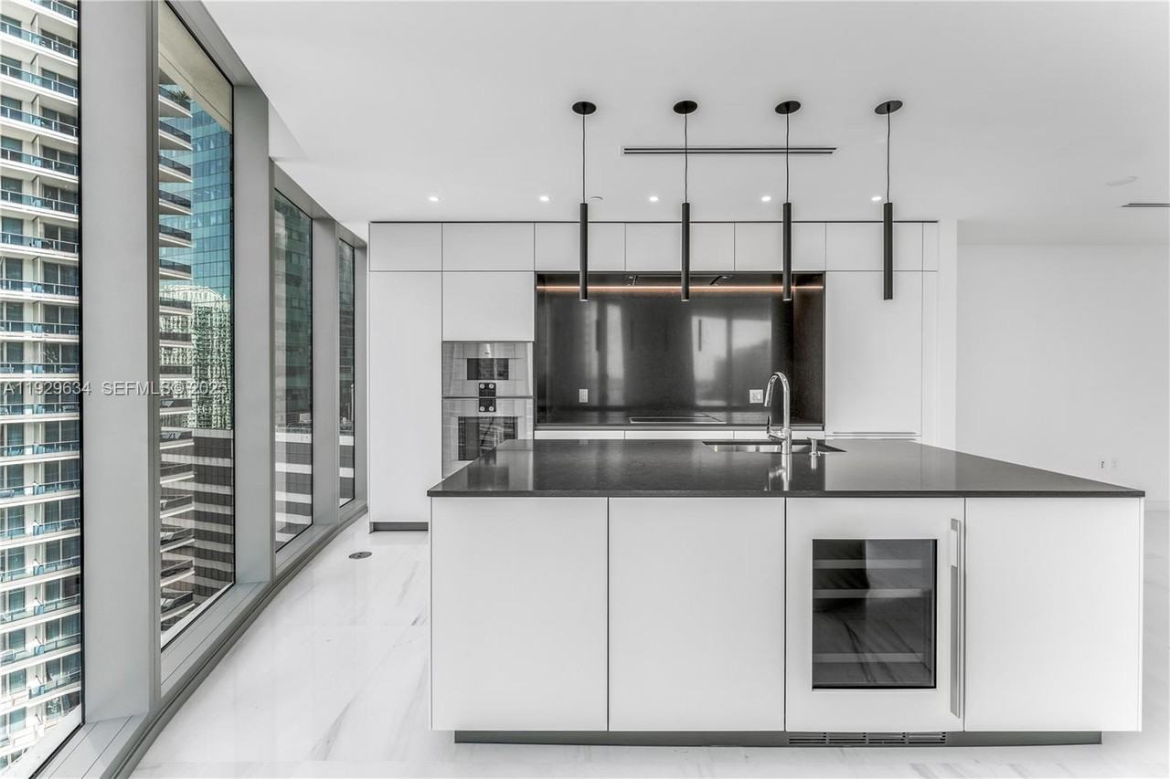 Biscayne Blvd Way & SE 2nd Ave - Photo 6 of 24