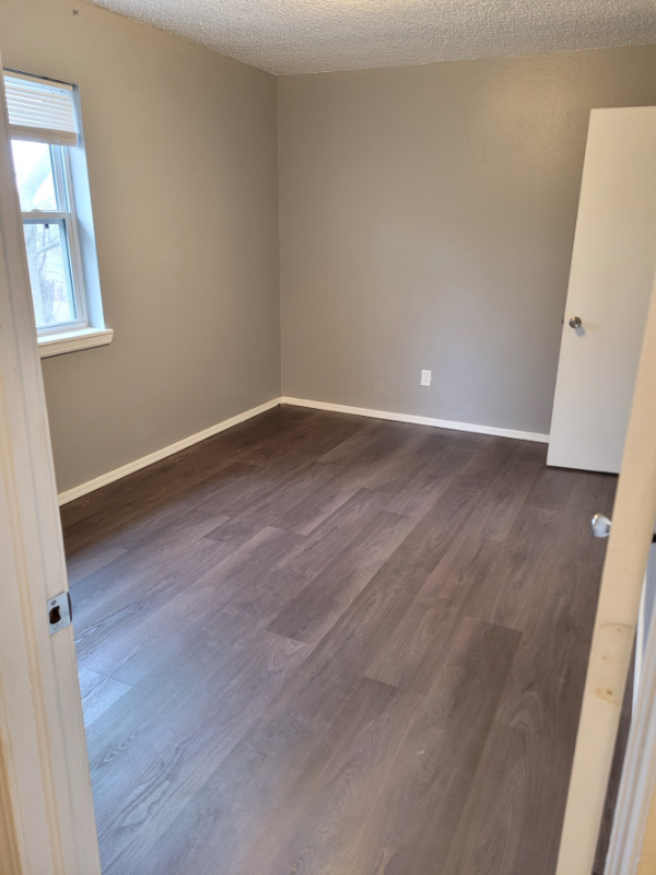 1601 N Hills Blvd - Photo 7 of 15