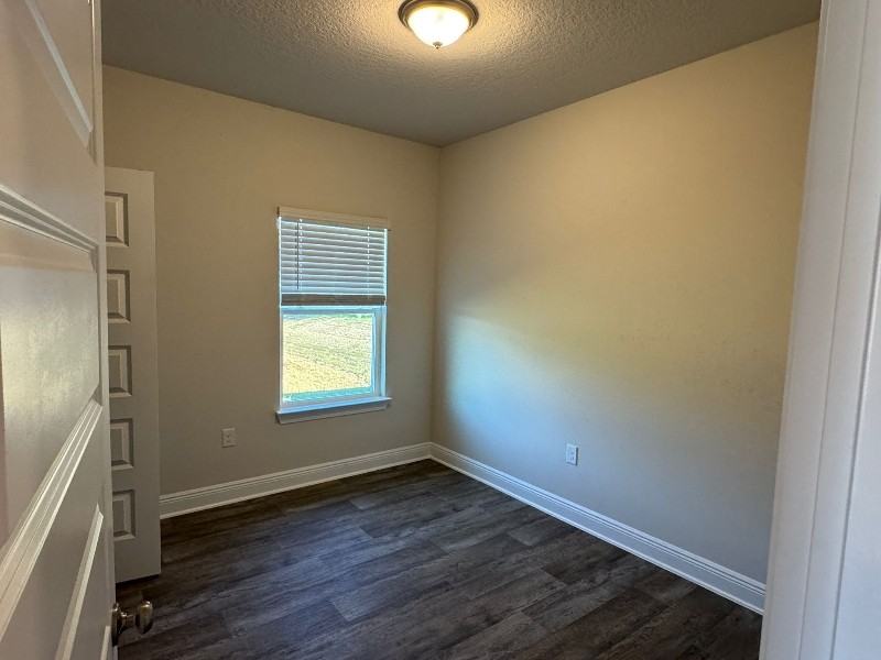 13600 Shea Cir - Photo 6 of 13