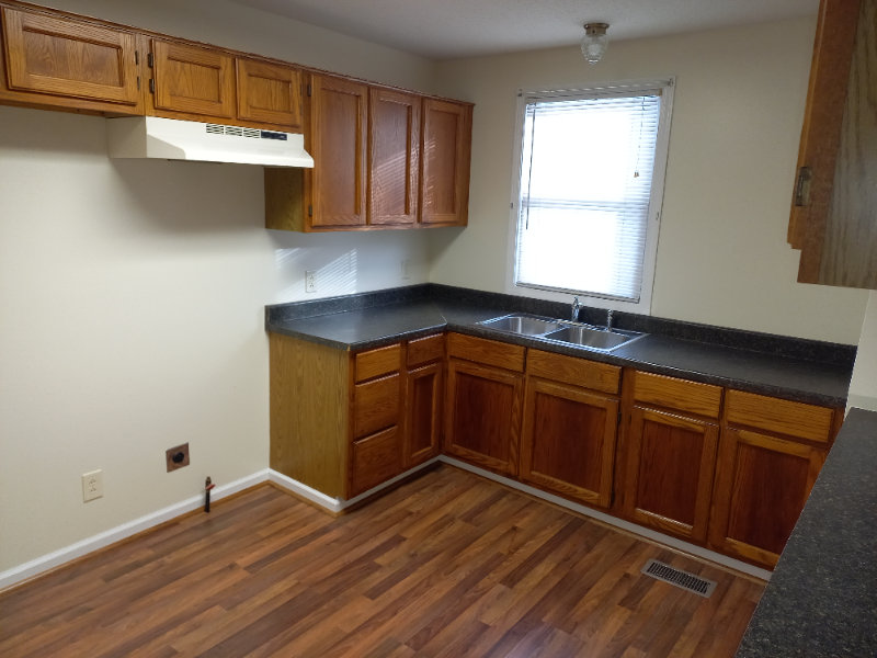 194 Harrison St - Photo 5 of 13