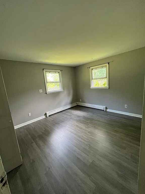 122 Grace St - Photo 5 of 14