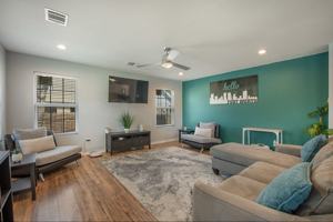 featured image of 958 E Allen Ave