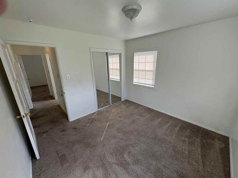 1729 S Clementine St - Photo 7 of 10