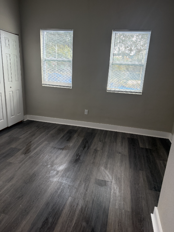 1915 Phoenix Ave - Photo 4 of 6