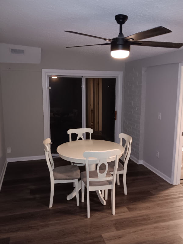 7911 Cecil St - Photo 4 of 14