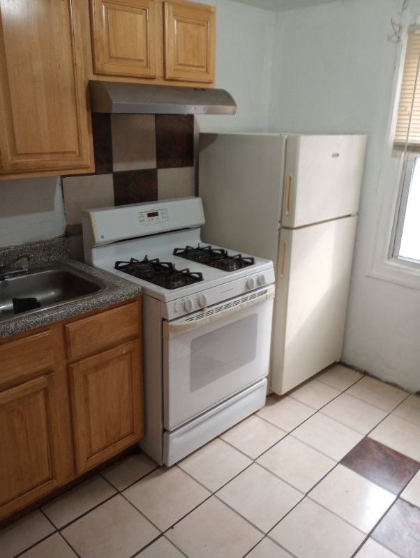 W Juniata St - Photo 4 of 12