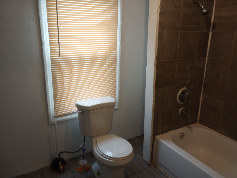 W Juniata St - Photo 7 of 12