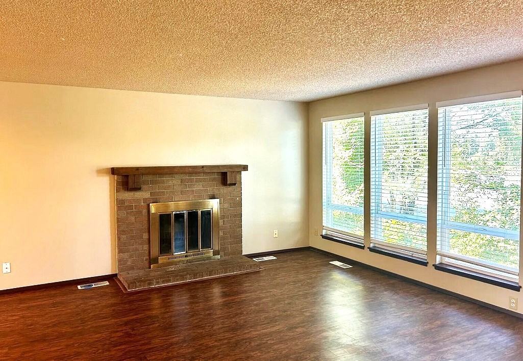 202 Vashon Ave Se #1 - Photo 3 of 23