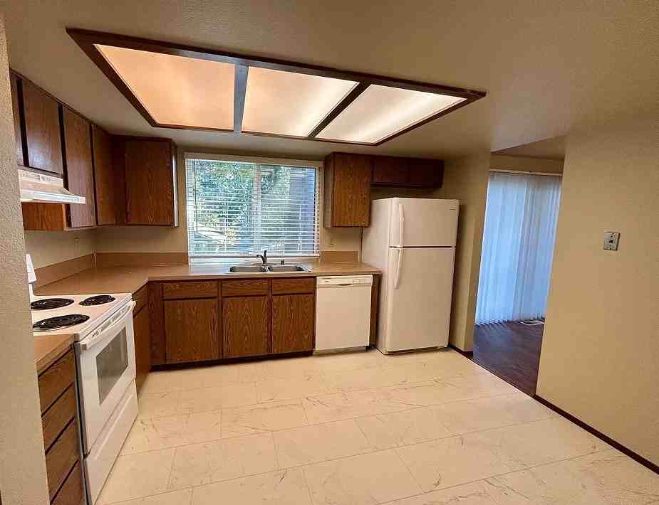 202 Vashon Ave Se #1 - Photo 6 of 23