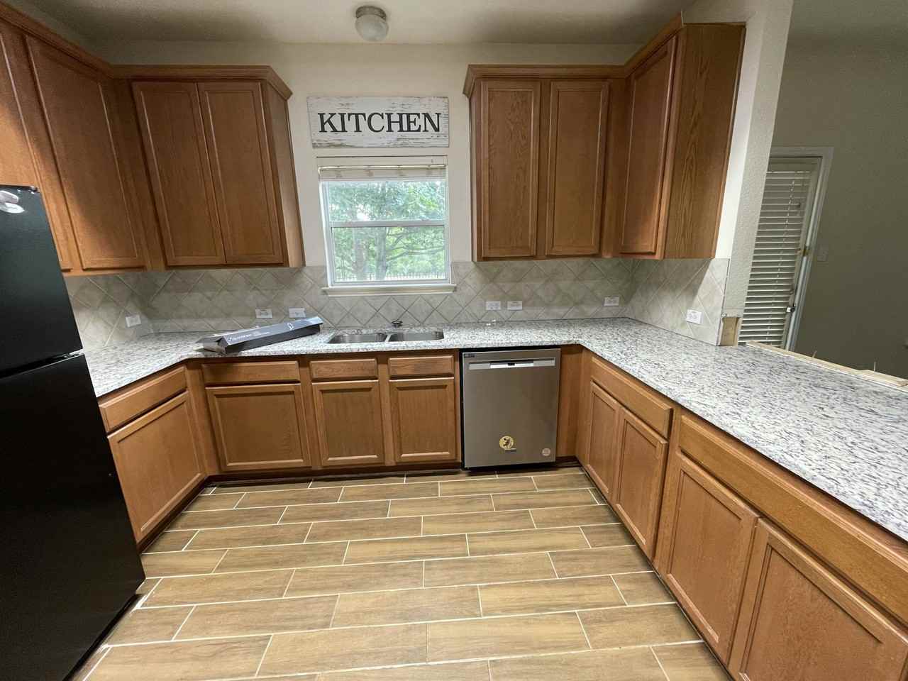 1700 Kemah Drive - Photo 5 of 9