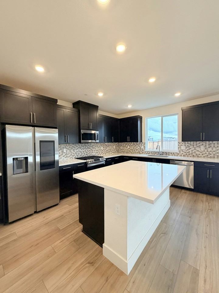 5242 Upton Avenue - Photo 3 of 29