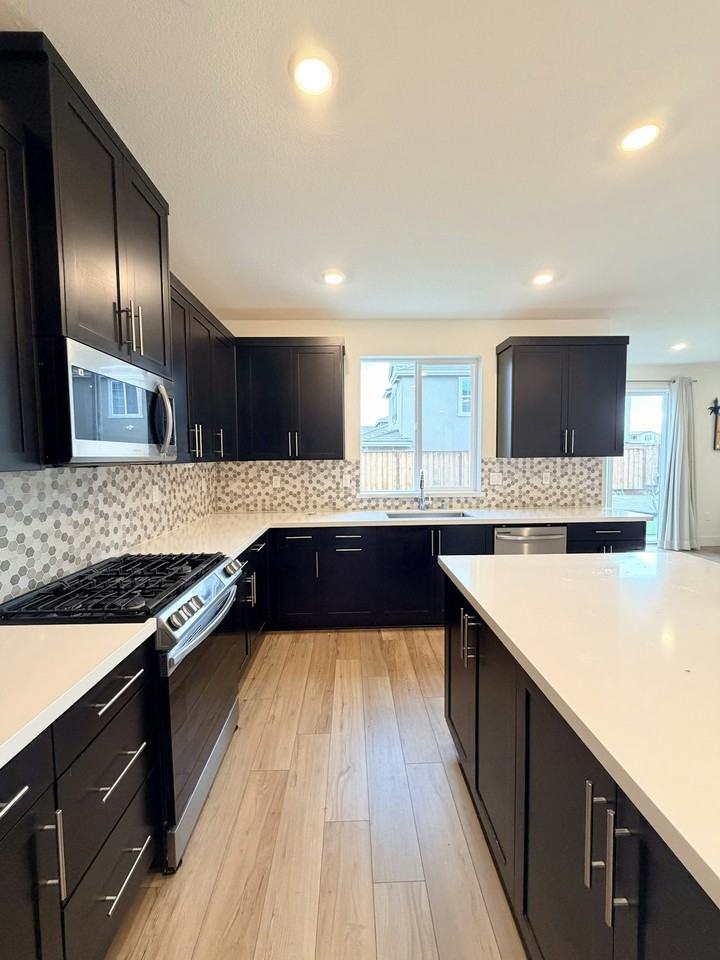 5242 Upton Avenue - Photo 5 of 29