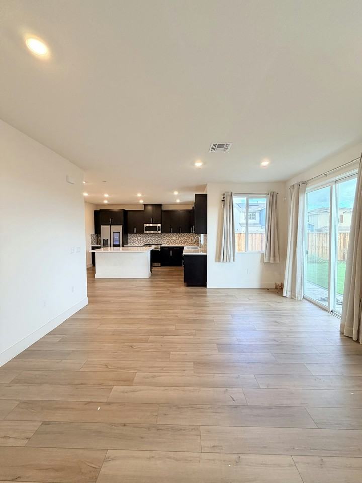 5242 Upton Avenue - Photo 7 of 29