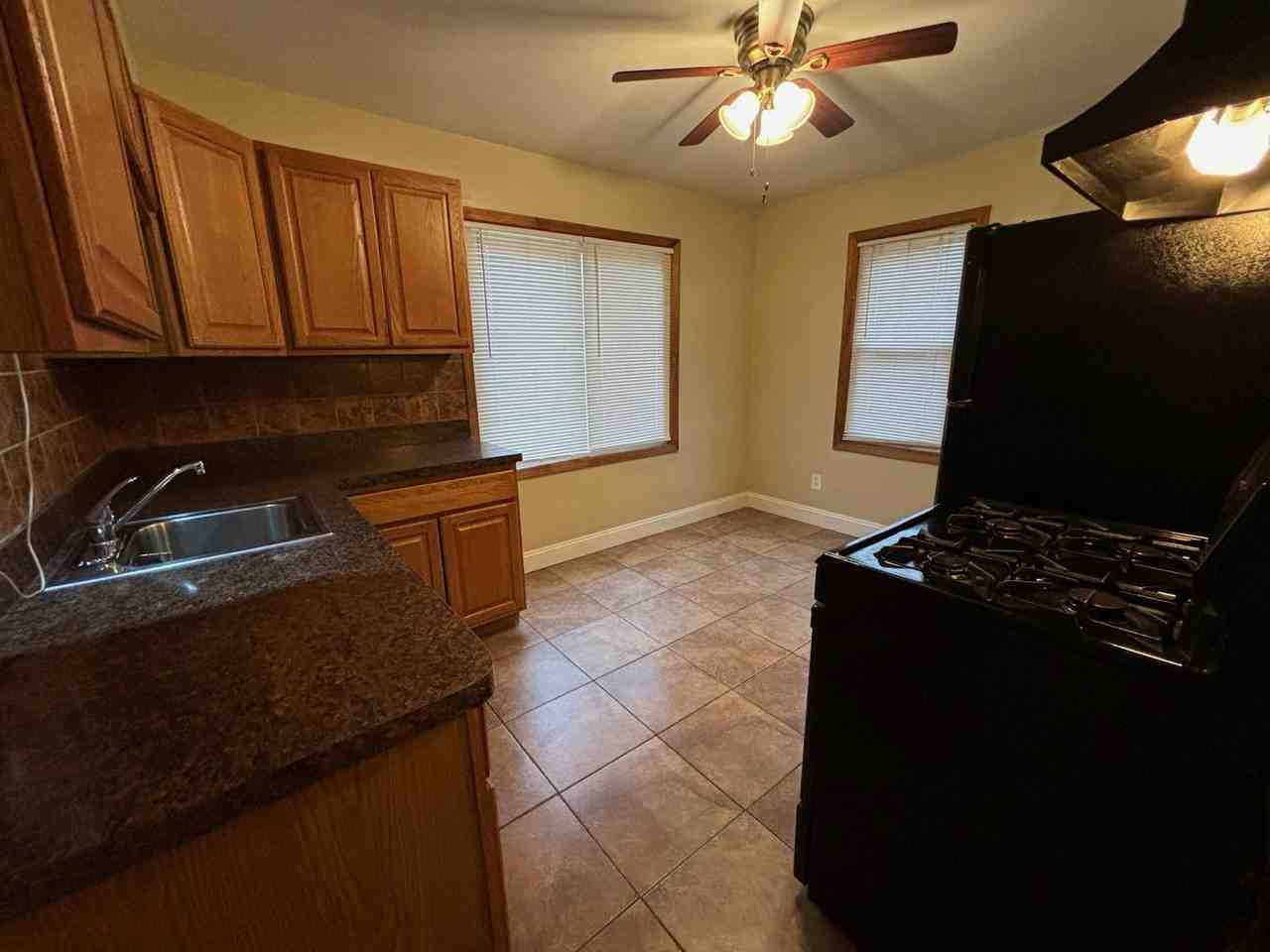 920 East Mapledale Avenue - Photo 4 of 15