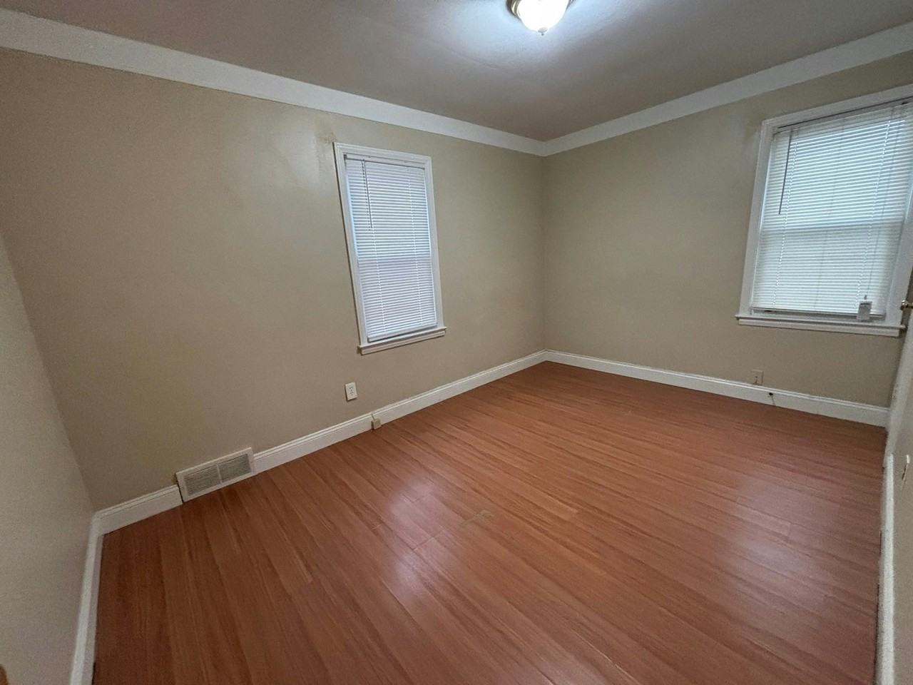 920 East Mapledale Avenue - Photo 5 of 15