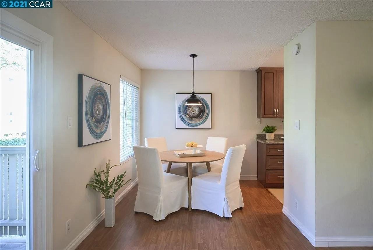 2728 Oak Road - Photo 6 of 20