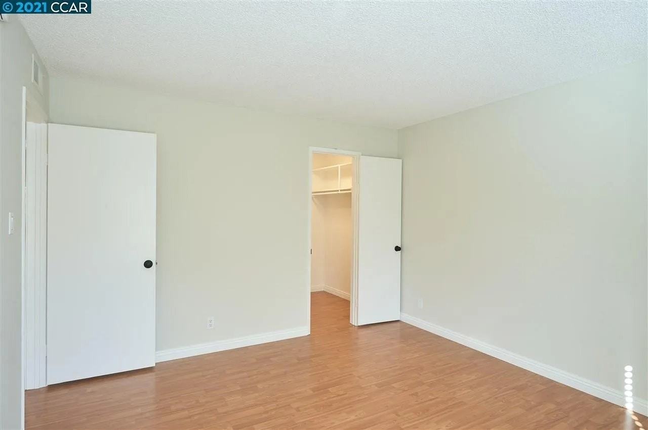 2728 Oak Road - Photo 7 of 20