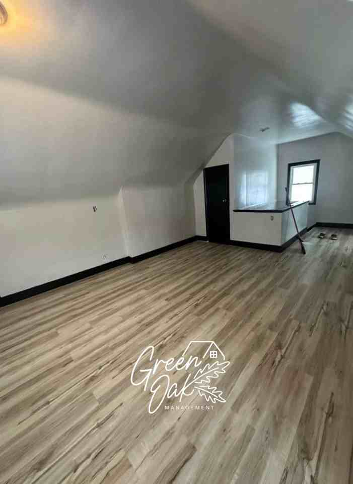 13000 Rockside Road - Photo 3 of 10