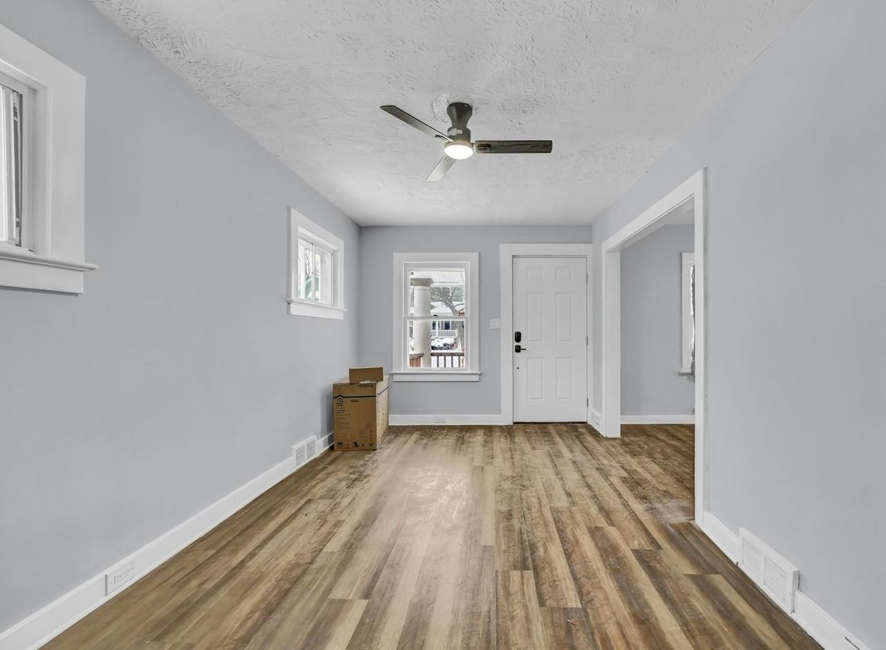 1728 Hillview Road - Photo 4 of 23