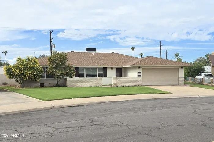 2704 South Terrace Road - Photo 2 of 33